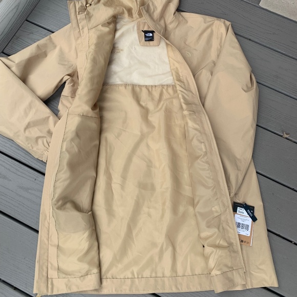 The North Face Daybreak Water Repellent Mid Rain Parka - Picture 7 of 14